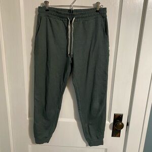 Vuori small green joggers